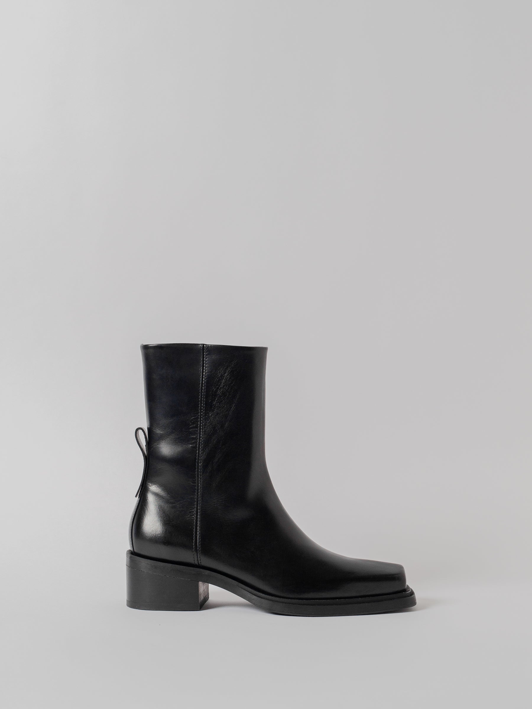 Blankens The Hedda Black leather boots