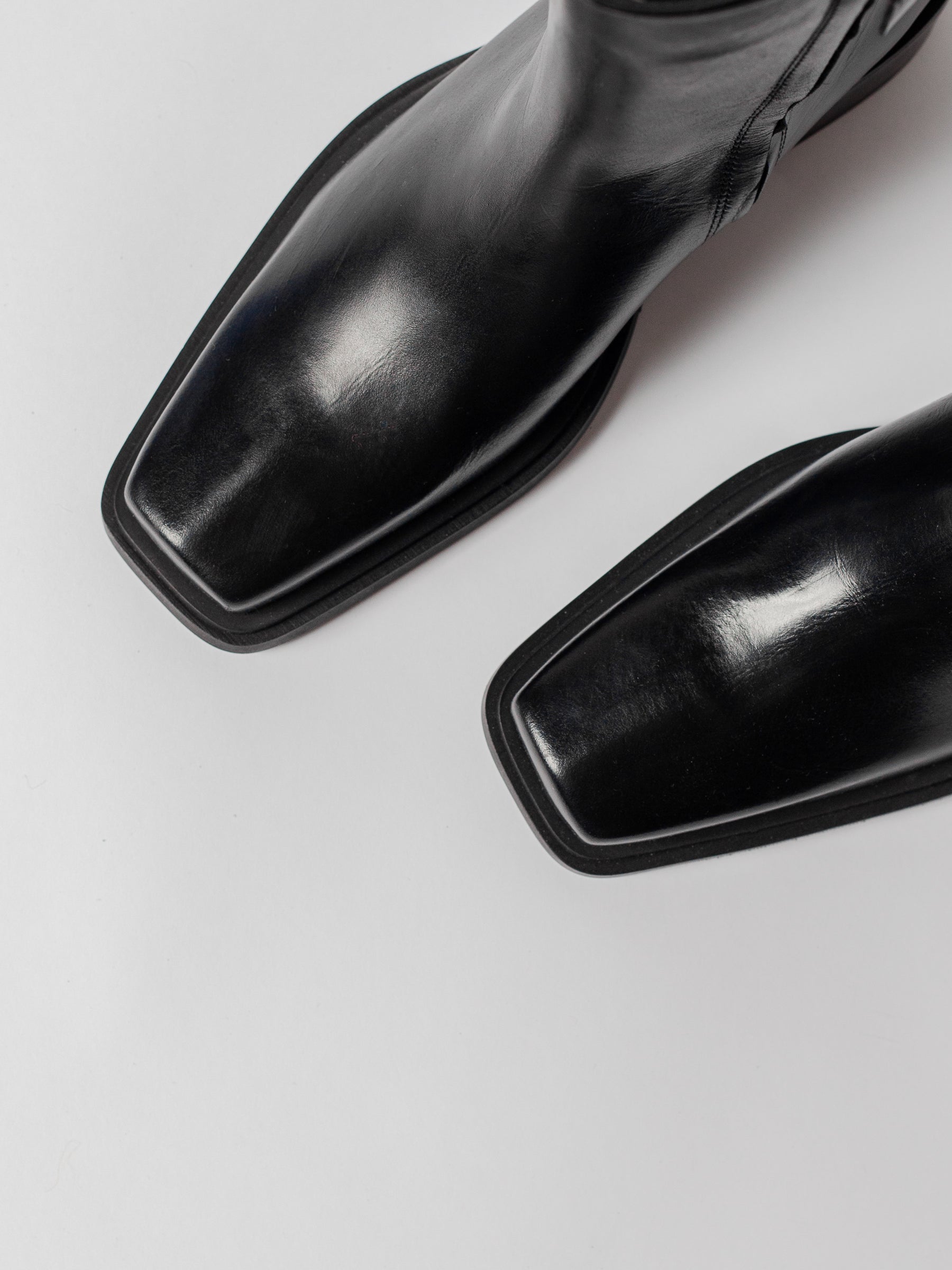 Blankens The Hedda Black leather boots