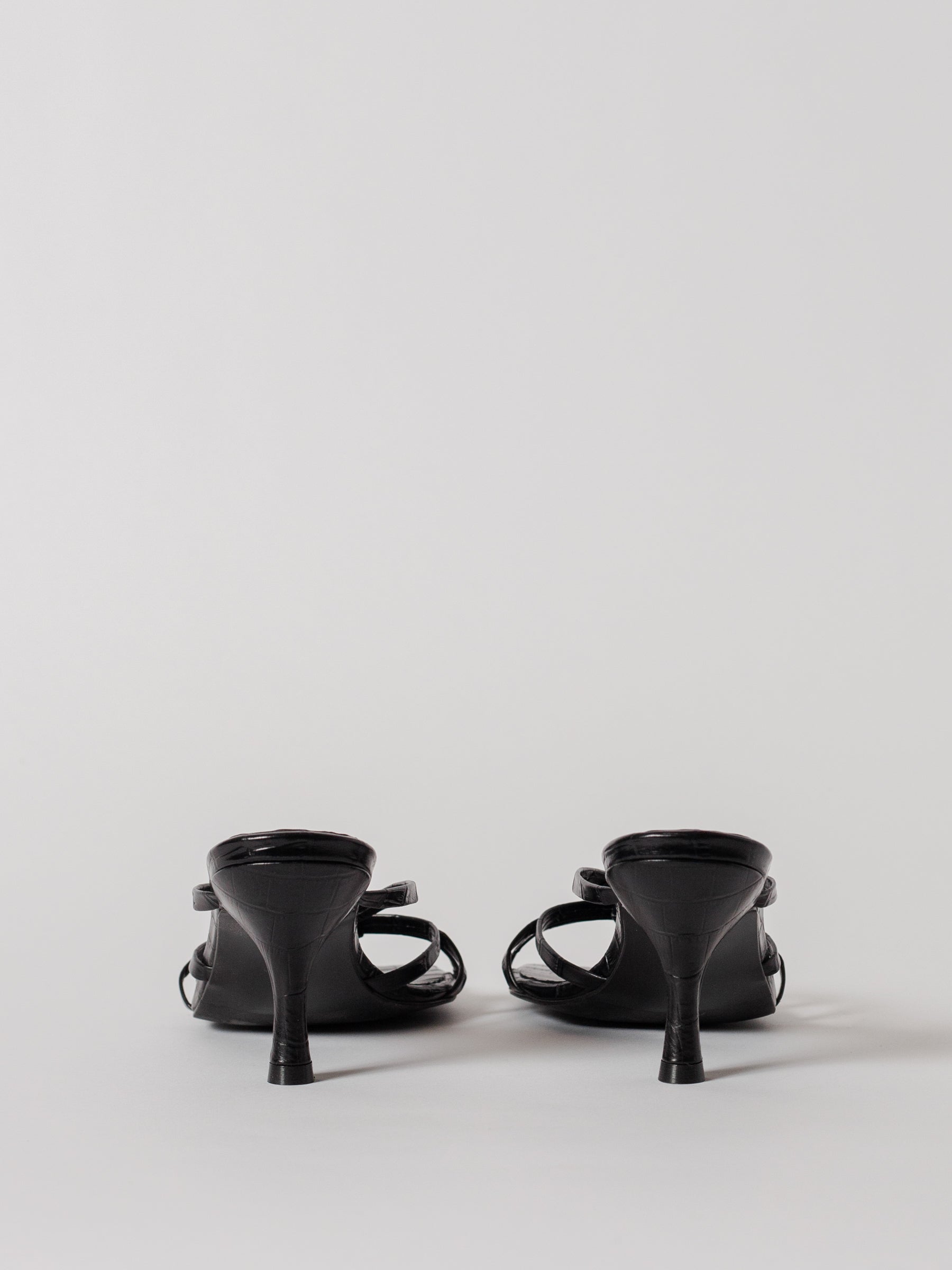 Blankens The Jennie Black heels in croc