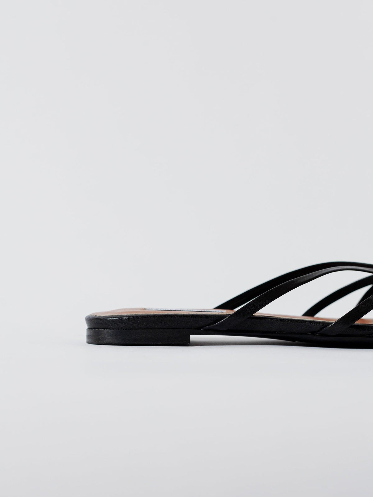 Blankens The Jennie Flat Black sandals