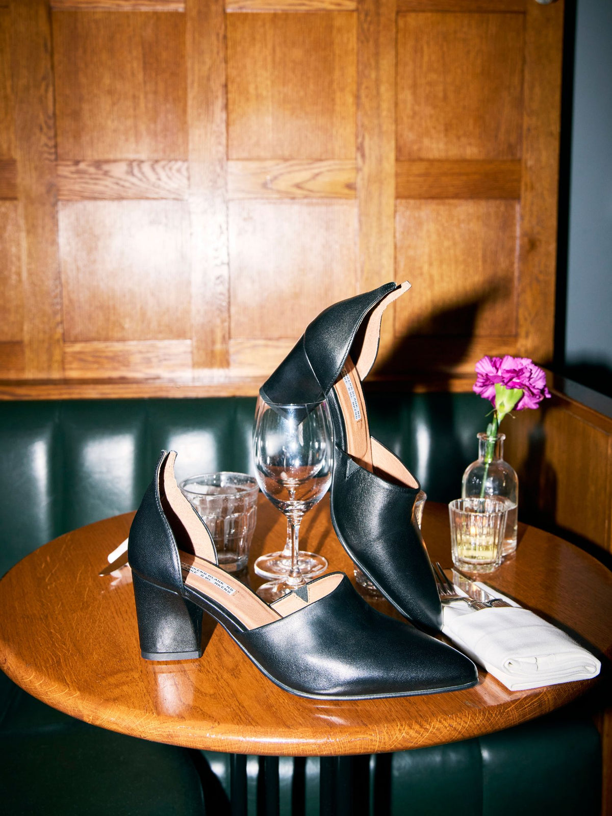 THE RIVERSIDE BLACK LEATHER