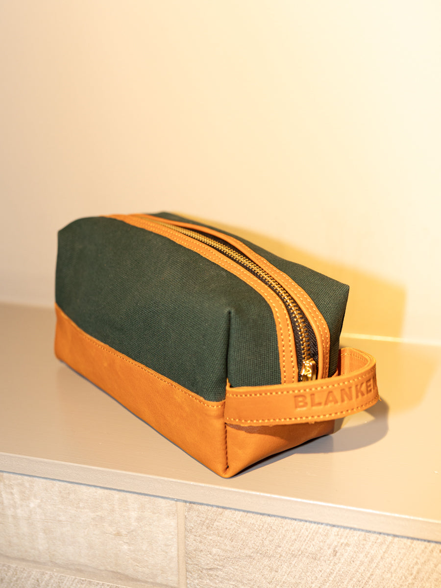 THE DENNIS BEAUTY AND CABLE CASE GREEN