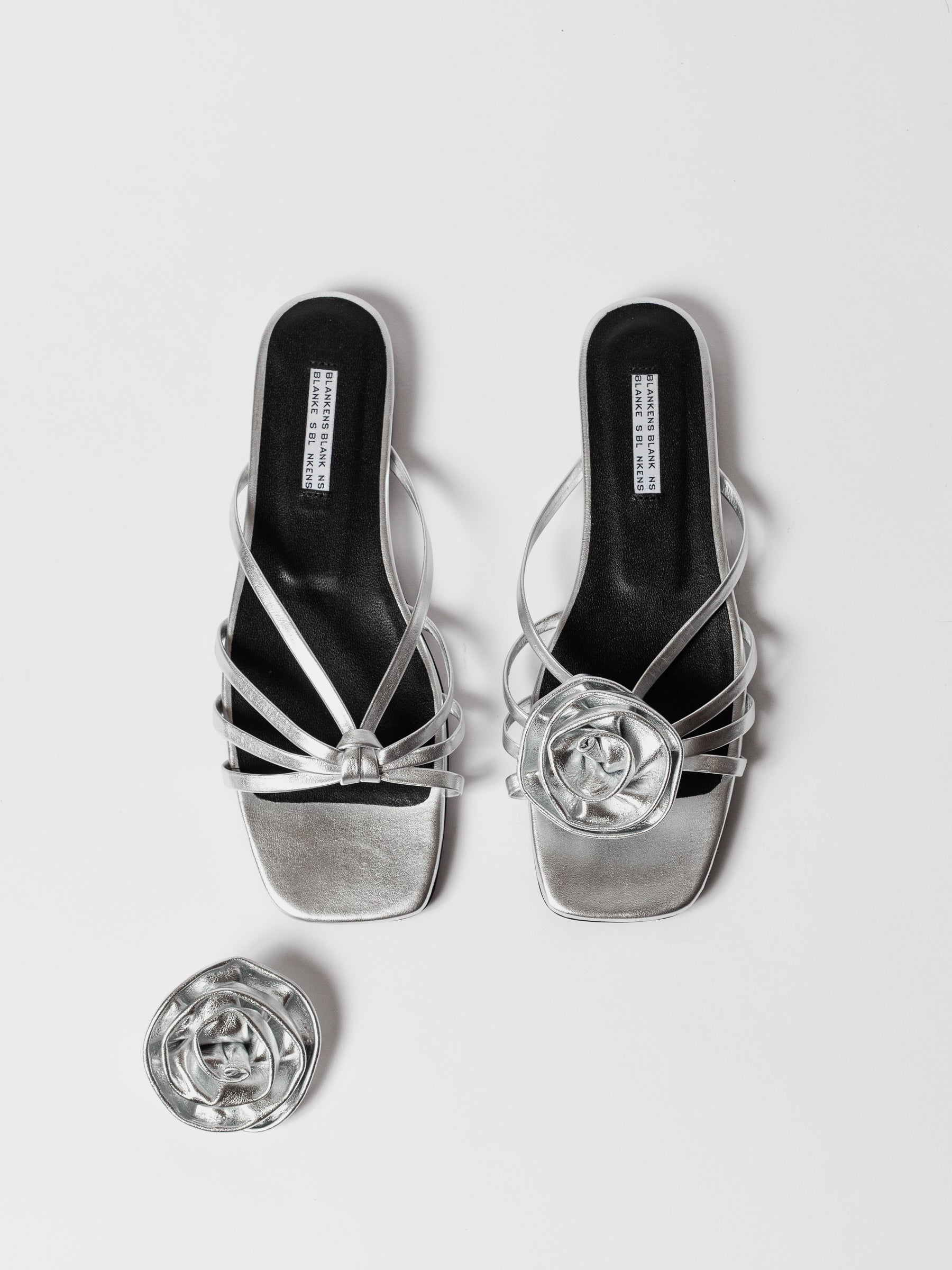 THE JENNIE FLAT SILVER