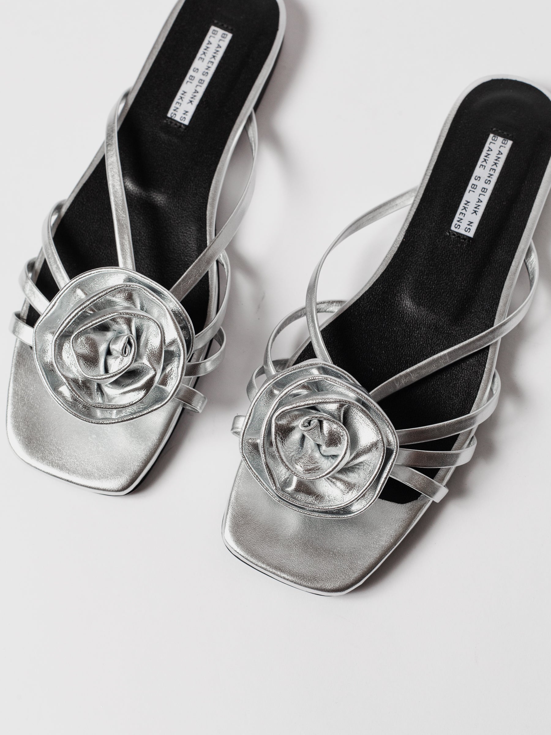 THE JENNIE FLAT SILVER