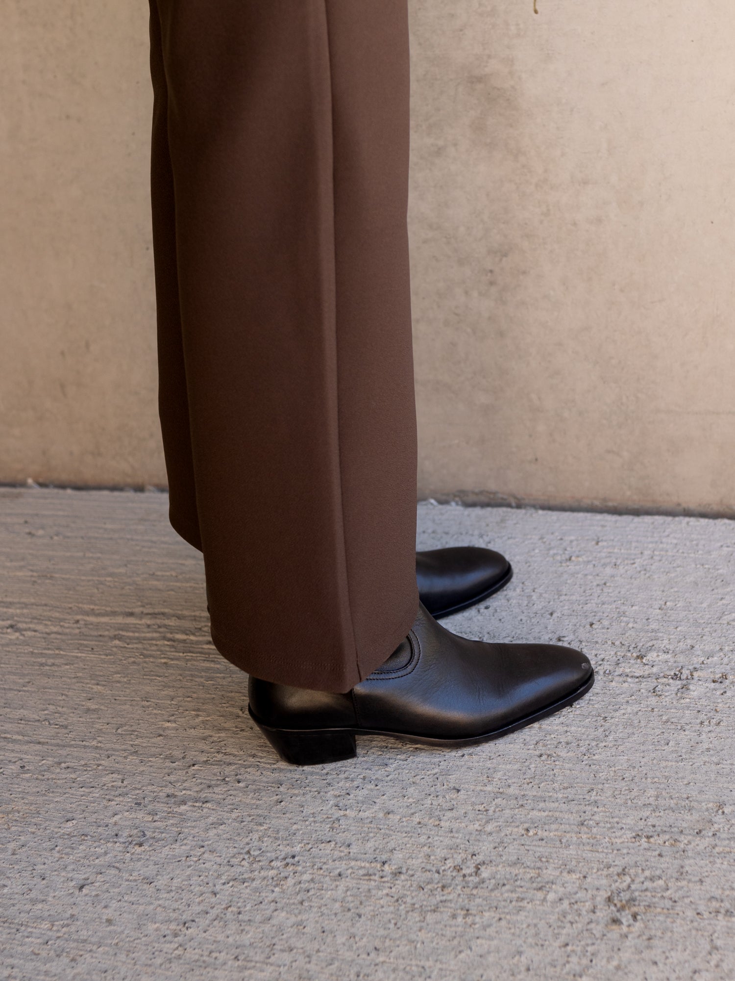 THE ALVA BLACK ZIPPER BOOT