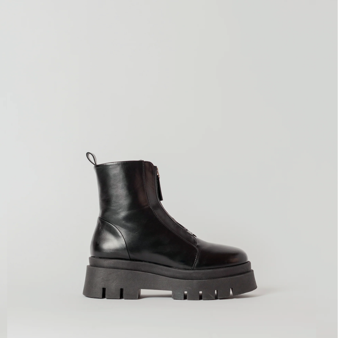 The Thilda Black Leather