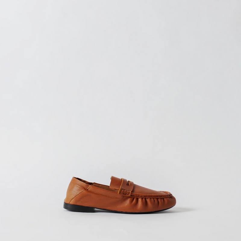 THE VIENNA CAMEL SACCHETTO LOAFER