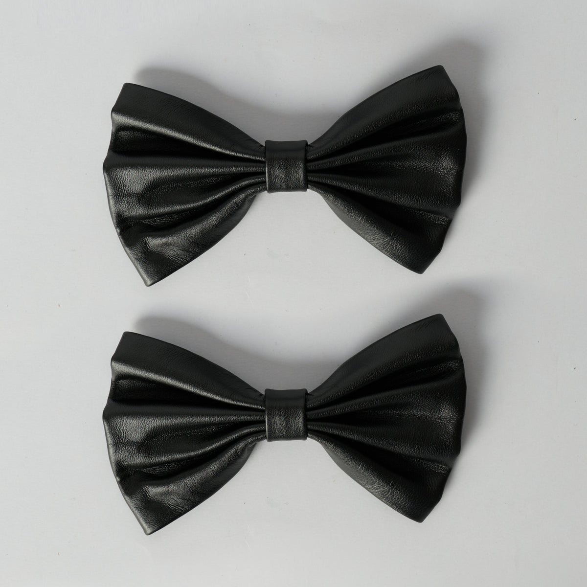 Blankens Black Clip-On Bows
