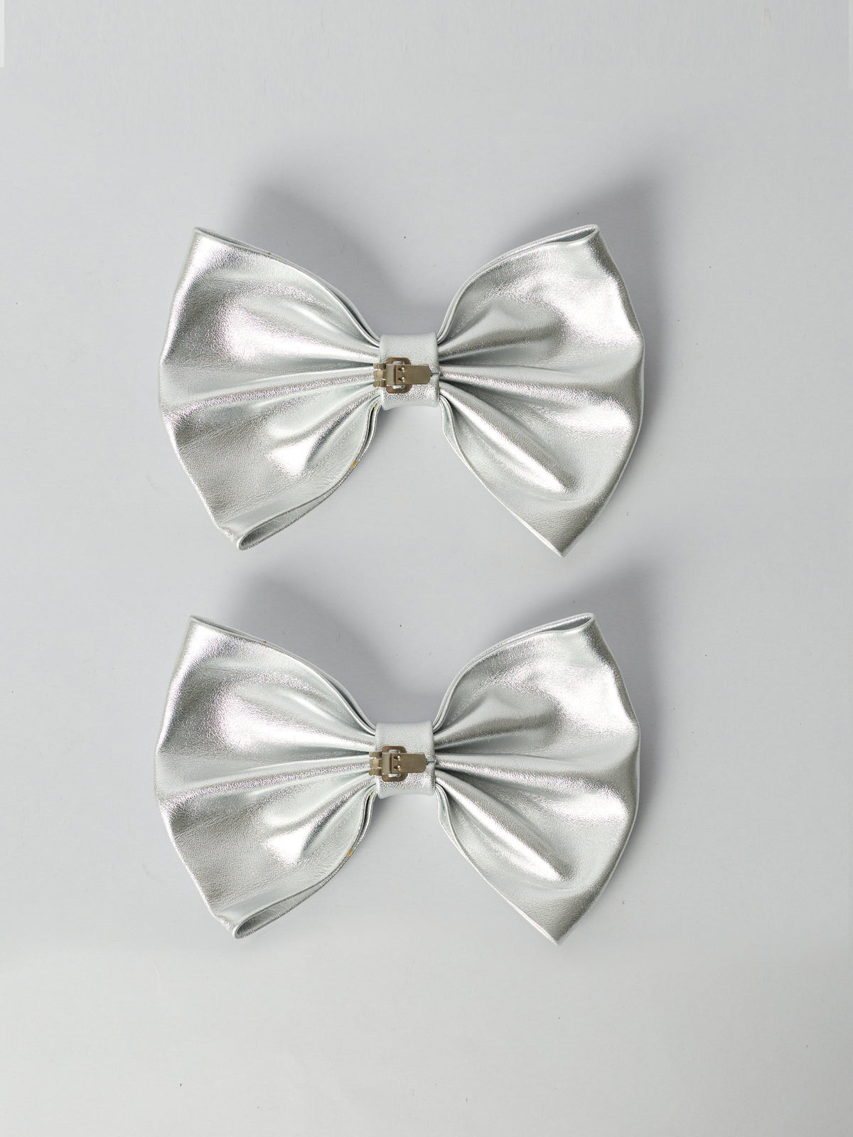 Blankens Silver Bow Clip-ons