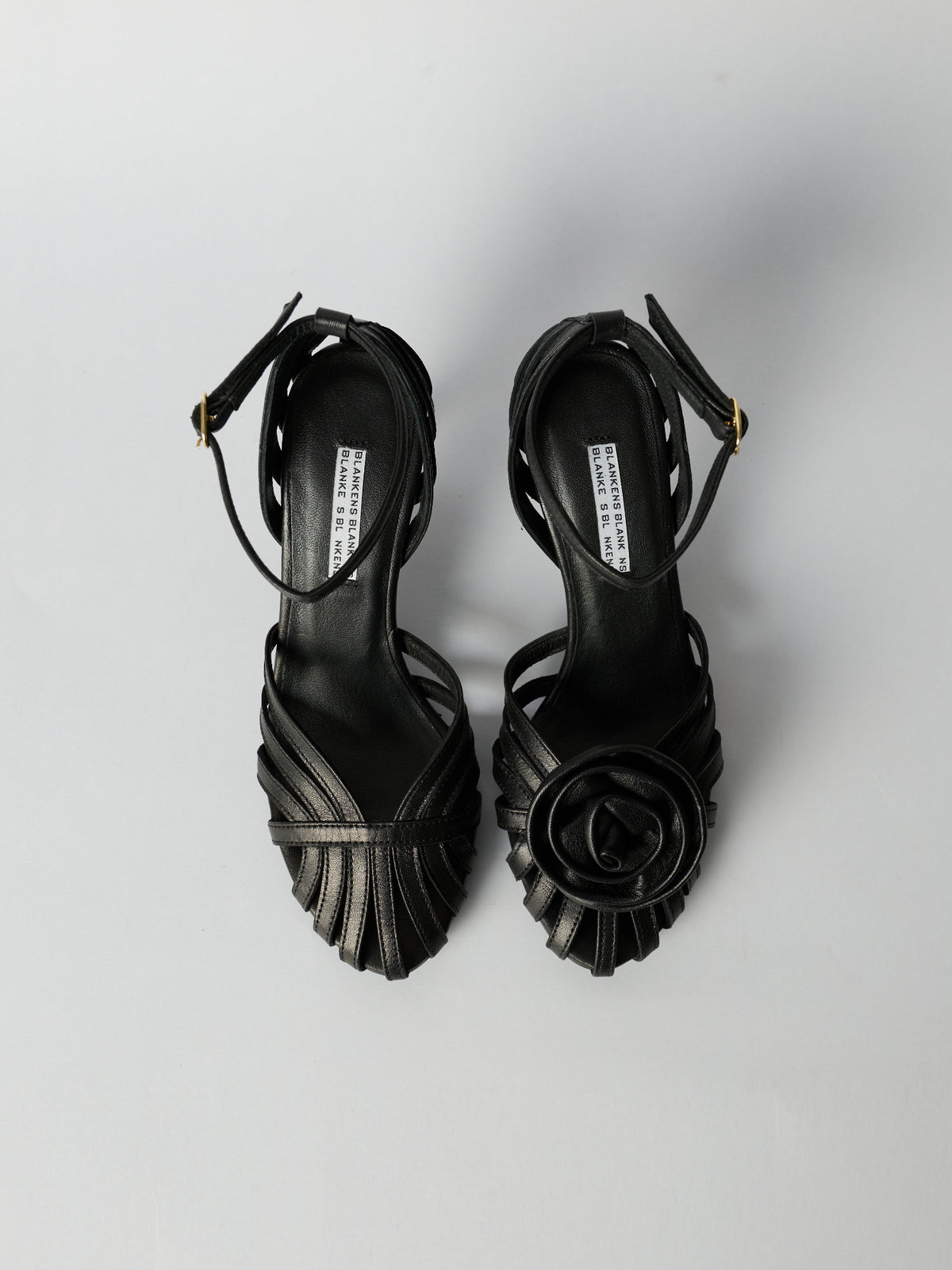 Blankens Black Clip-On Rose