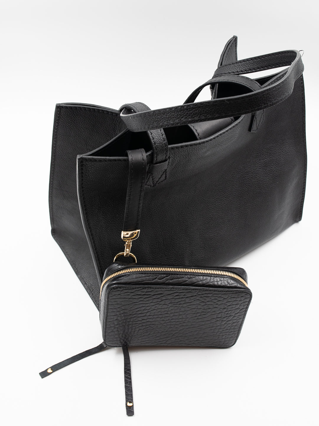 Blankens The Montauk Midi Black Grain small bag black leather bag with gold details