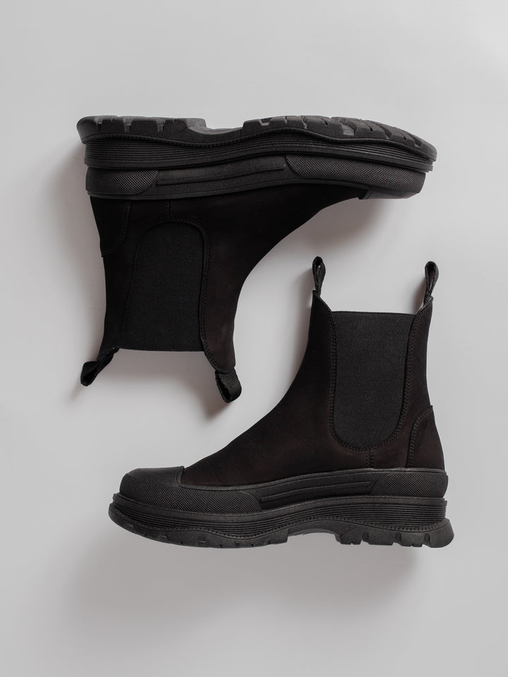 Blankens The Baltimore Water Resistant Leather Boot black boot with black platform sole