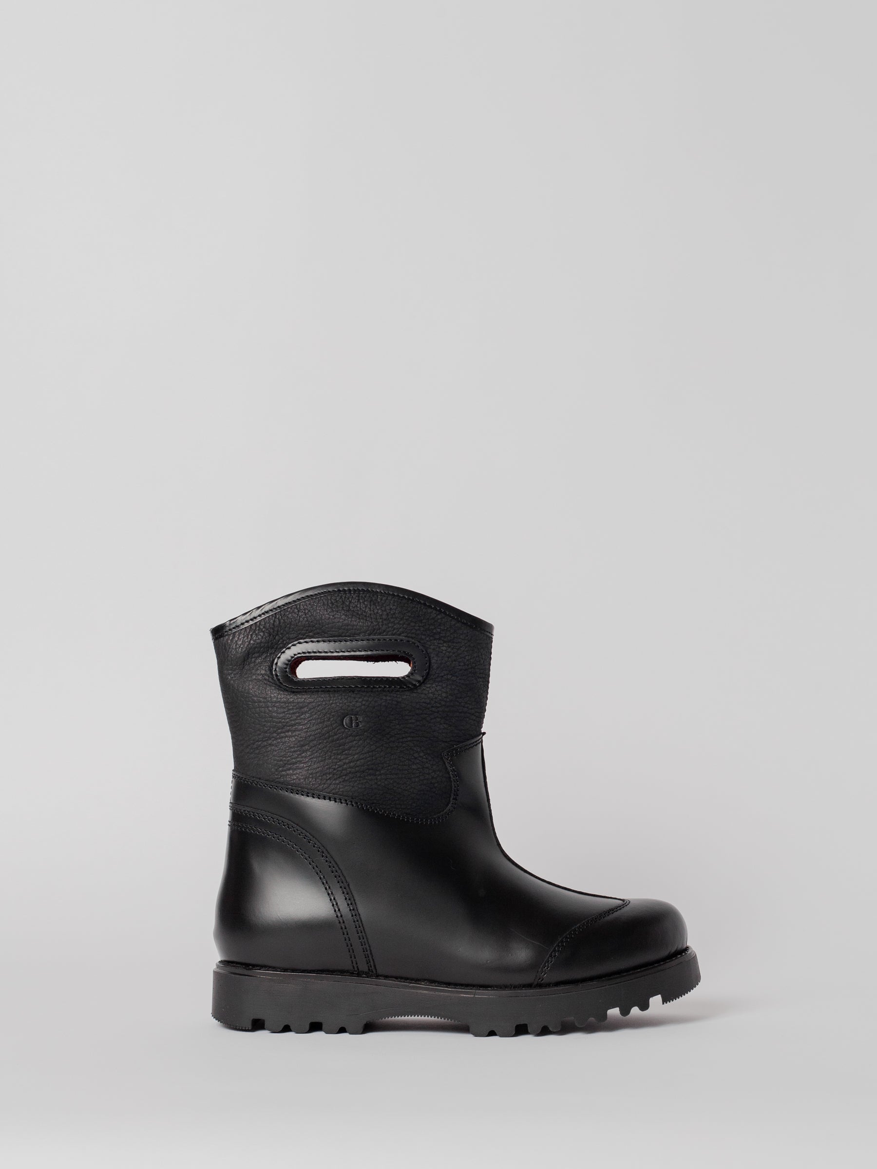 Blankens The Alexia Low Eco black low boot with handles. warm with fuzzy wool lining. water resistant