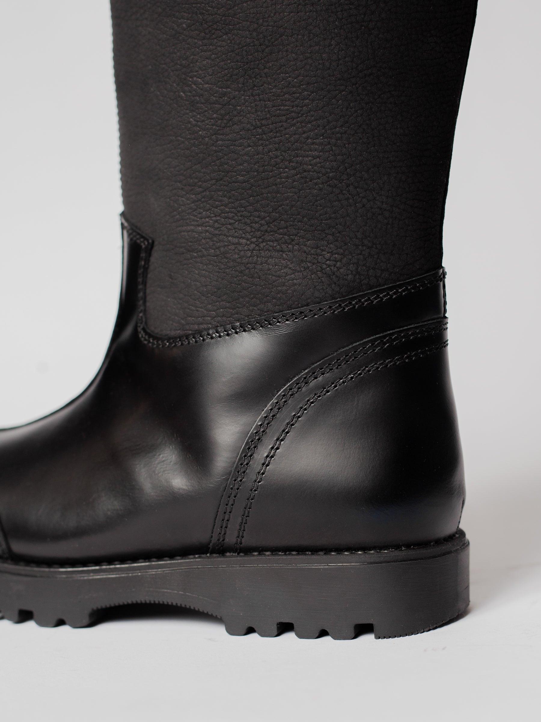 Blankens black boot with handles The Alexia High Black Eco detailed picture of the back