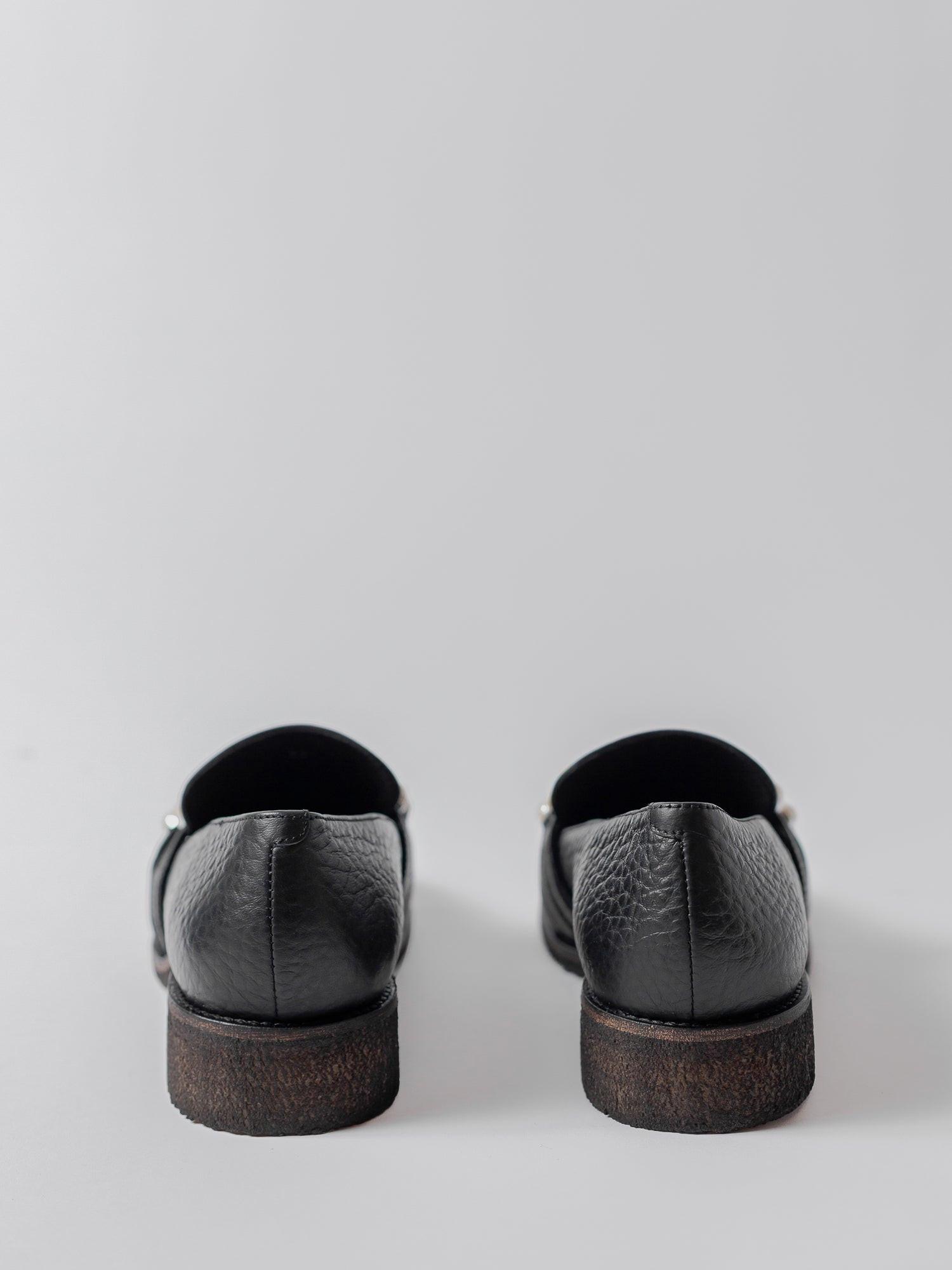 Blankens The Ebba black loafer with pearls