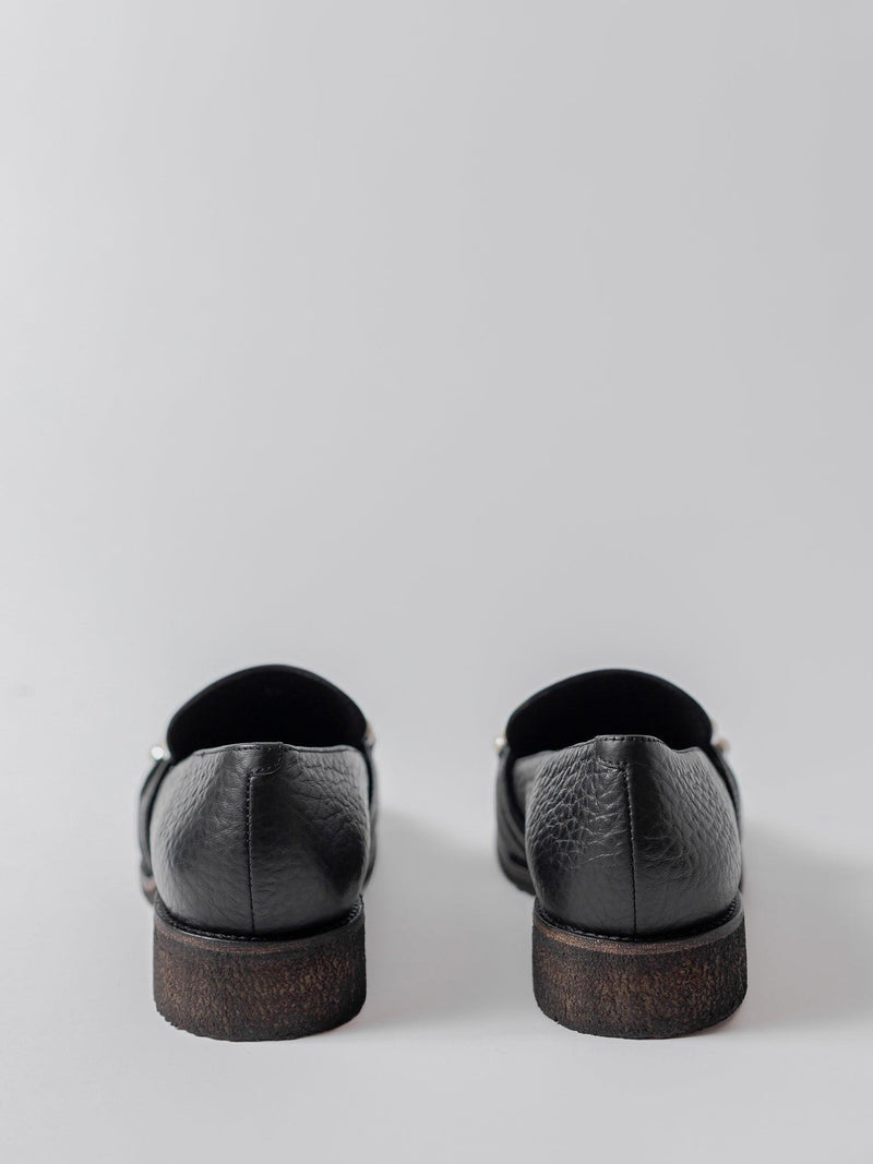 Blankens The Ebba black loafer with pearls