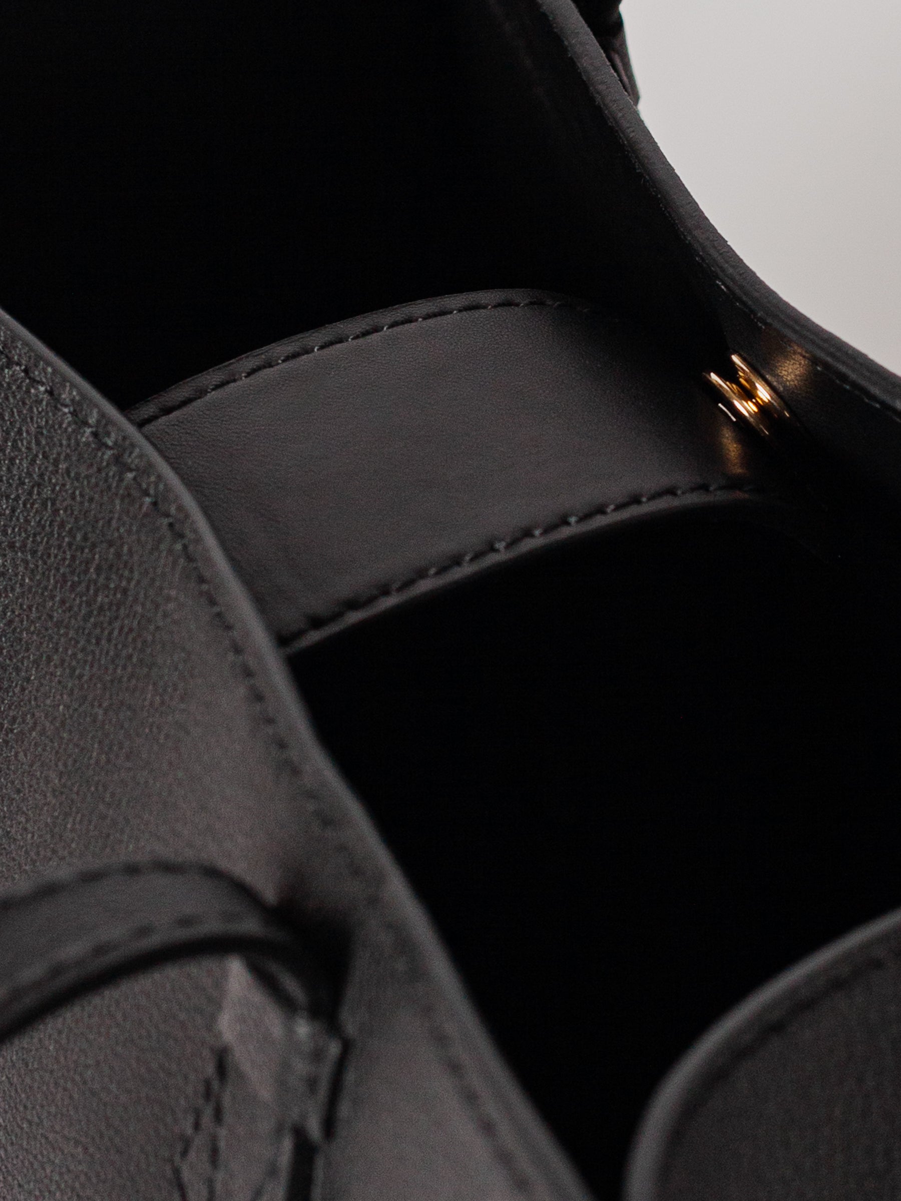 Blankens The Martha Black leather bag