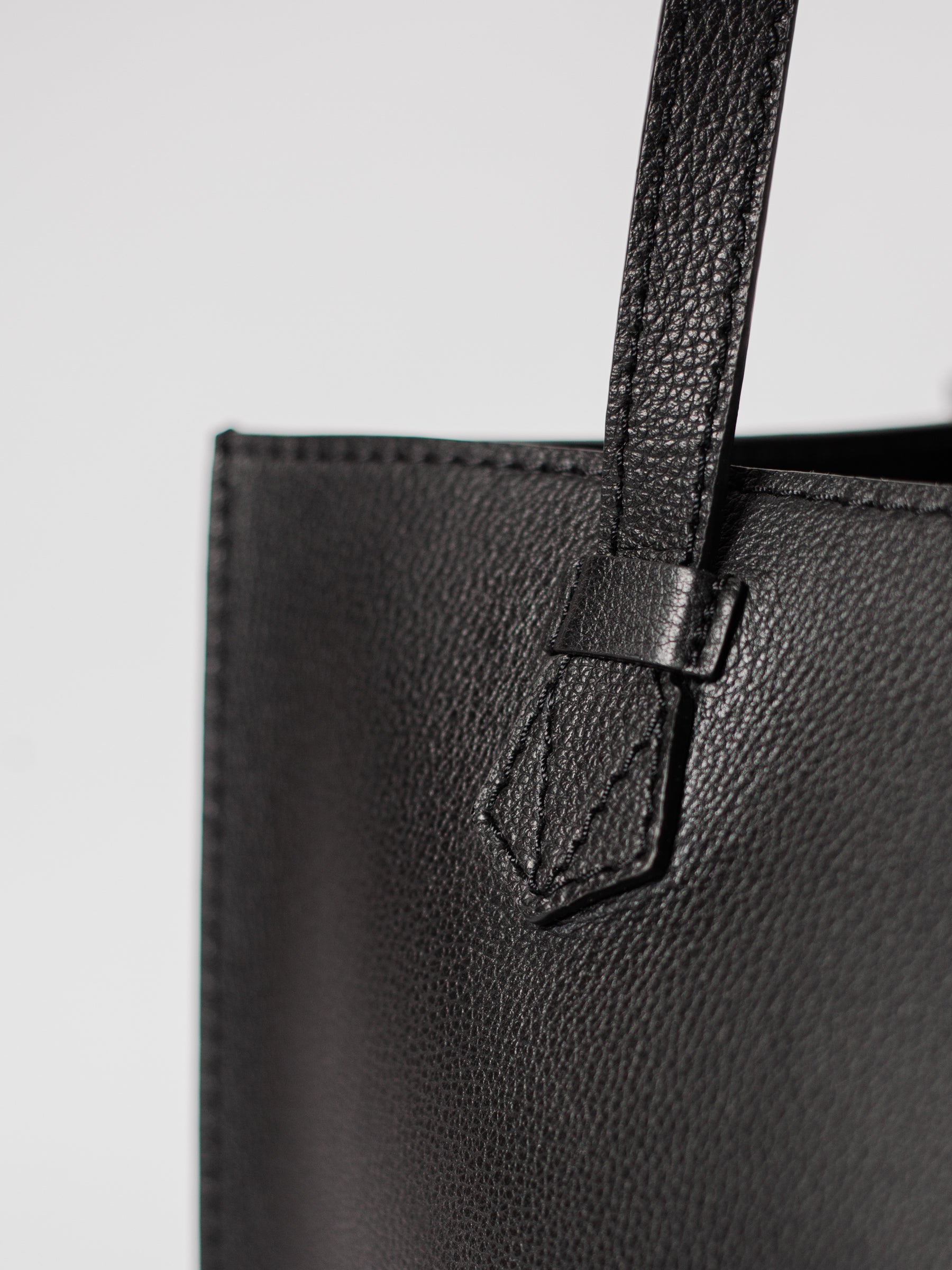 Blankens The Martha Black leather bag