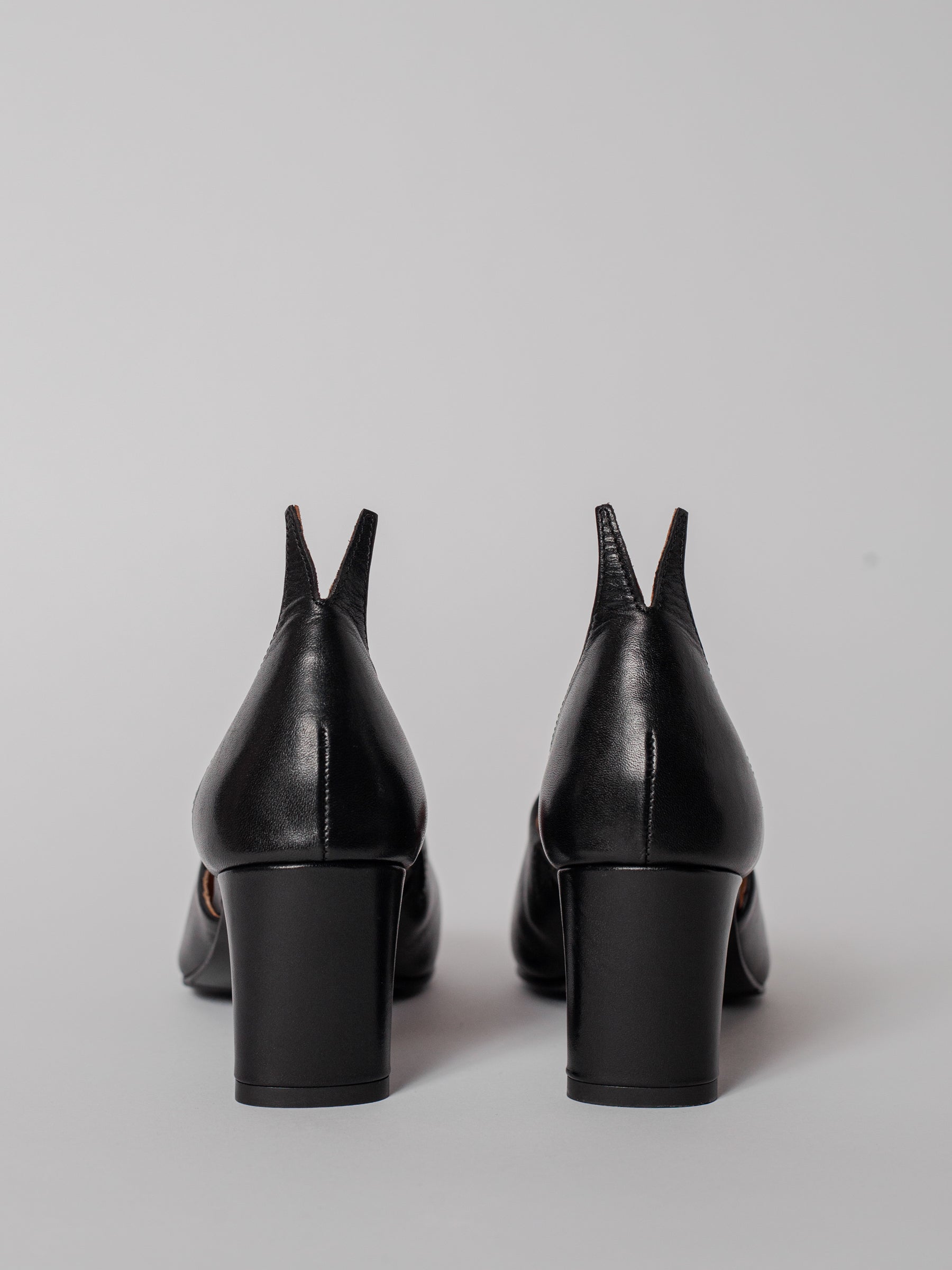 Blankens The Riverside Black Leather back detail slightly pointier toe