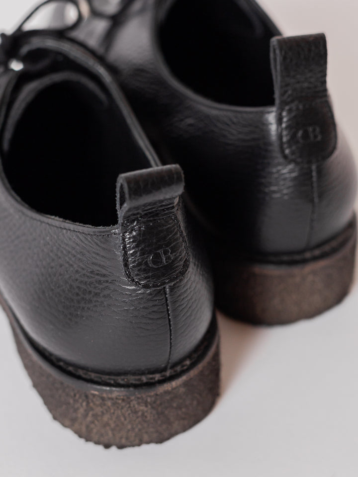 Blankens The Ebba Laced black laced loafer with pearls